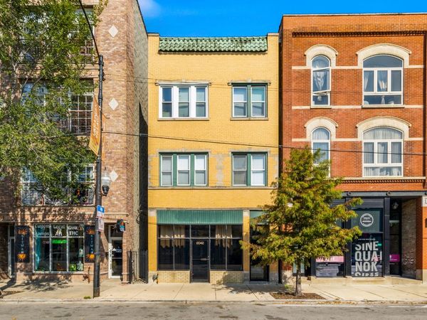 2042 W Chicago Avenue , Unit 2R, Chicago, IL 60622