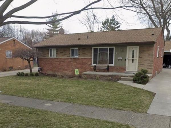 4703 Kensington Drive, Warren, MI 48092
