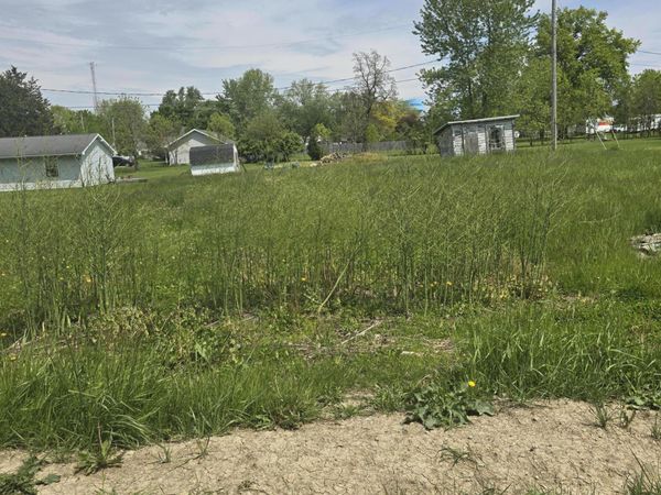 Petain Street , Defiance, OH 43512