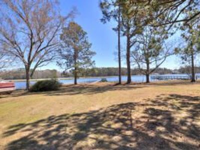 2222 Lakeshore Drive, Manning, SC 29102