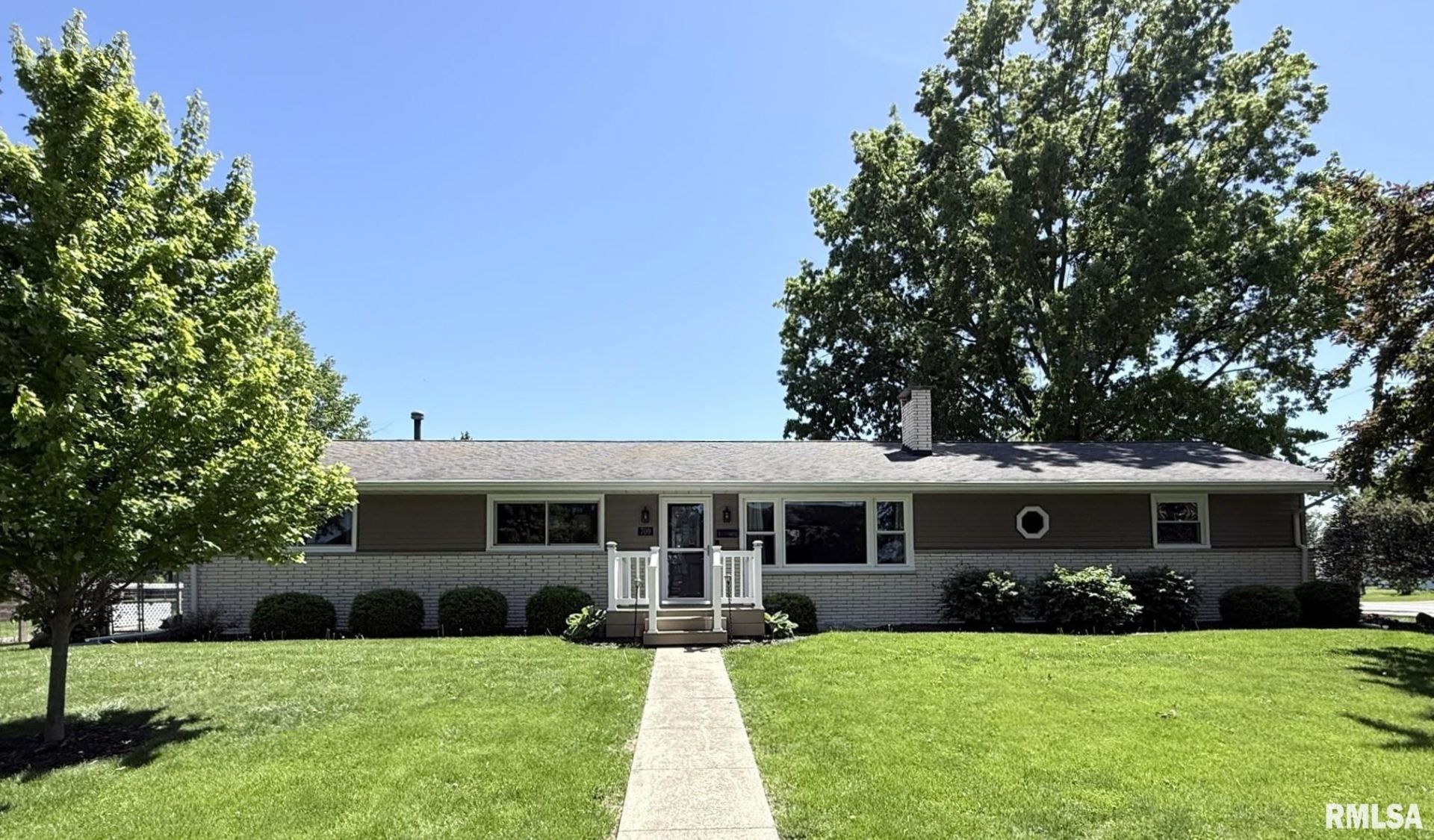 700 Walnut Street, Knoxville, IL 61448 Main Photo