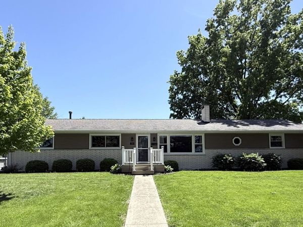 700 WALNUT Street, Knoxville, IL 61448