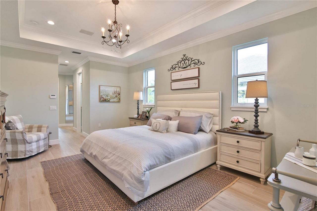 7808 34th Court E, Sarasota, FL 34243 Photo