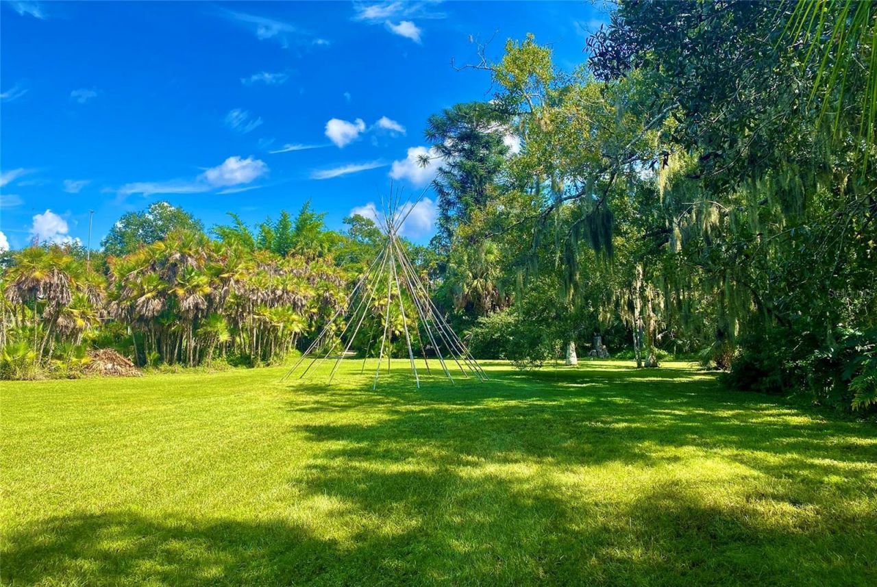 7808 34th Court E, Sarasota, FL 34243 Photo