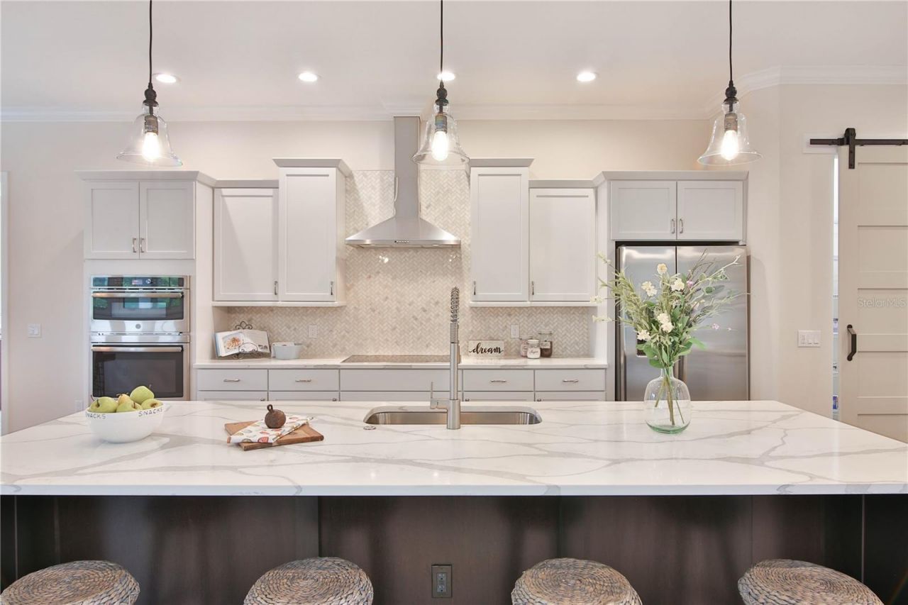 7808 34th Court E, Sarasota, FL 34243 Photo