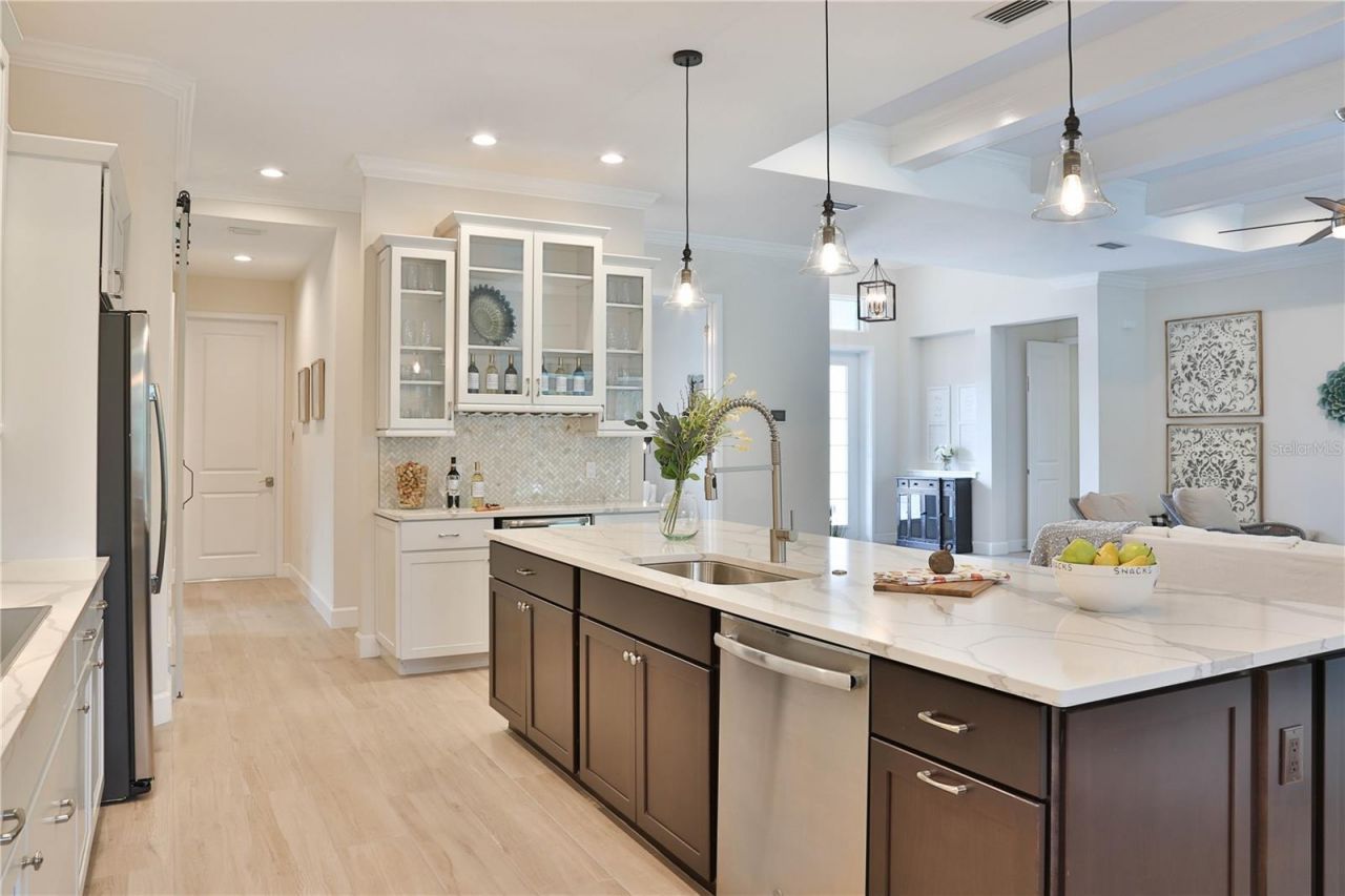 7808 34th Court E, Sarasota, FL 34243 Photo
