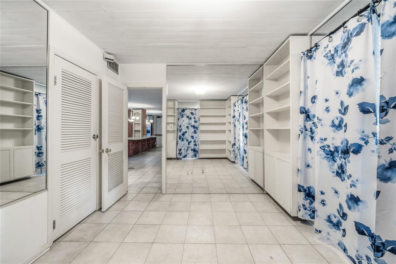 3901 N Apopka Vineland Road, Orlando, FL 32818 Photo