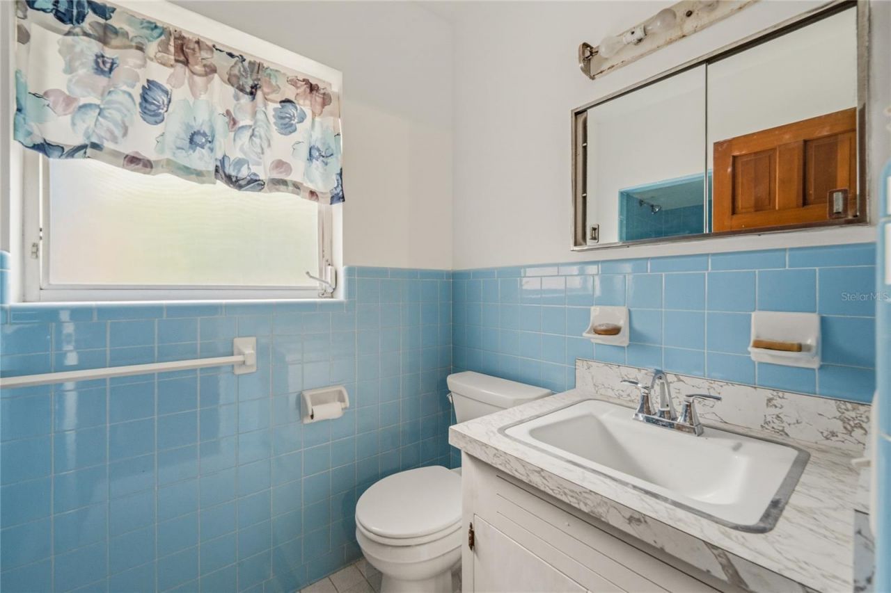 3901 N Apopka Vineland Road, Orlando, FL 32818 Photo