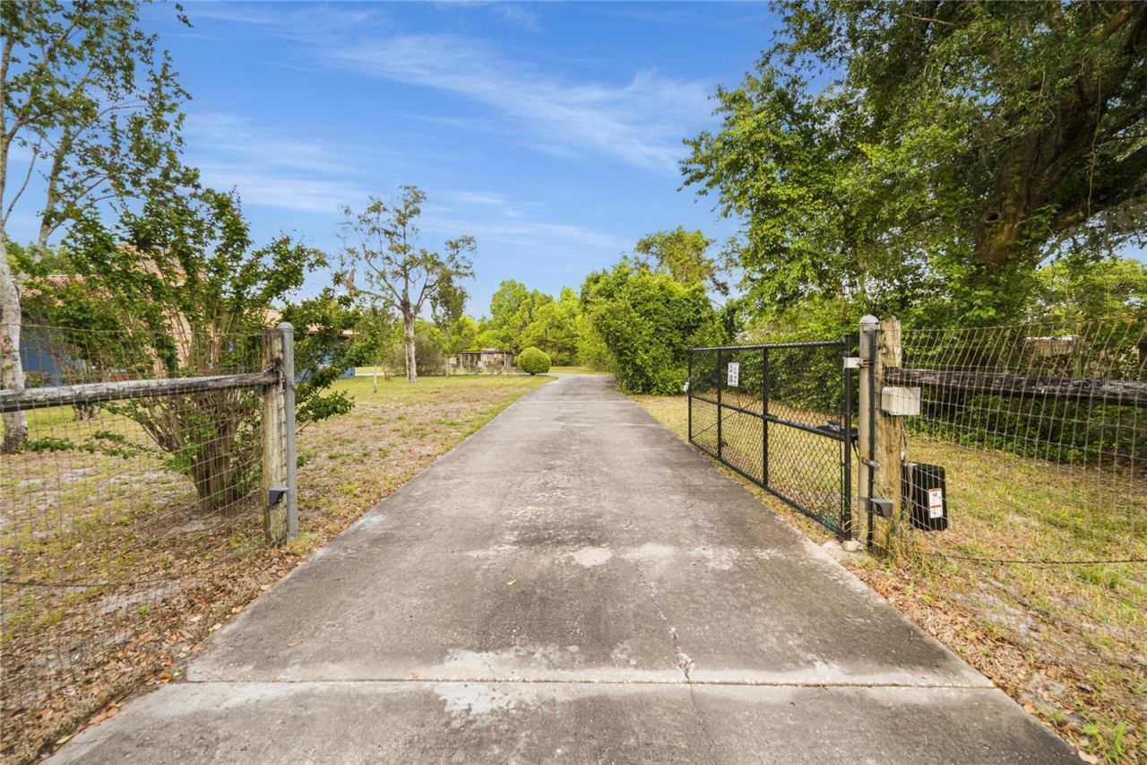 3901 N Apopka Vineland Road, Orlando, FL 32818 Photo