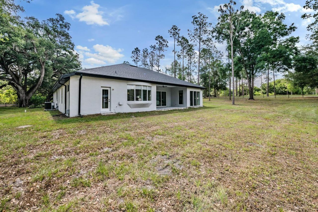 17833 Hyland Lane, Dade City, FL 33523 Photo
