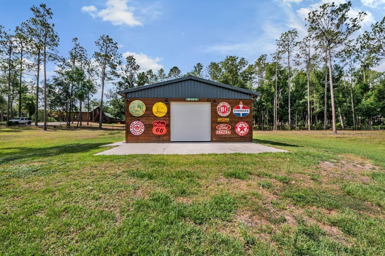 17833 Hyland Lane, Dade City, FL 33523 Photo