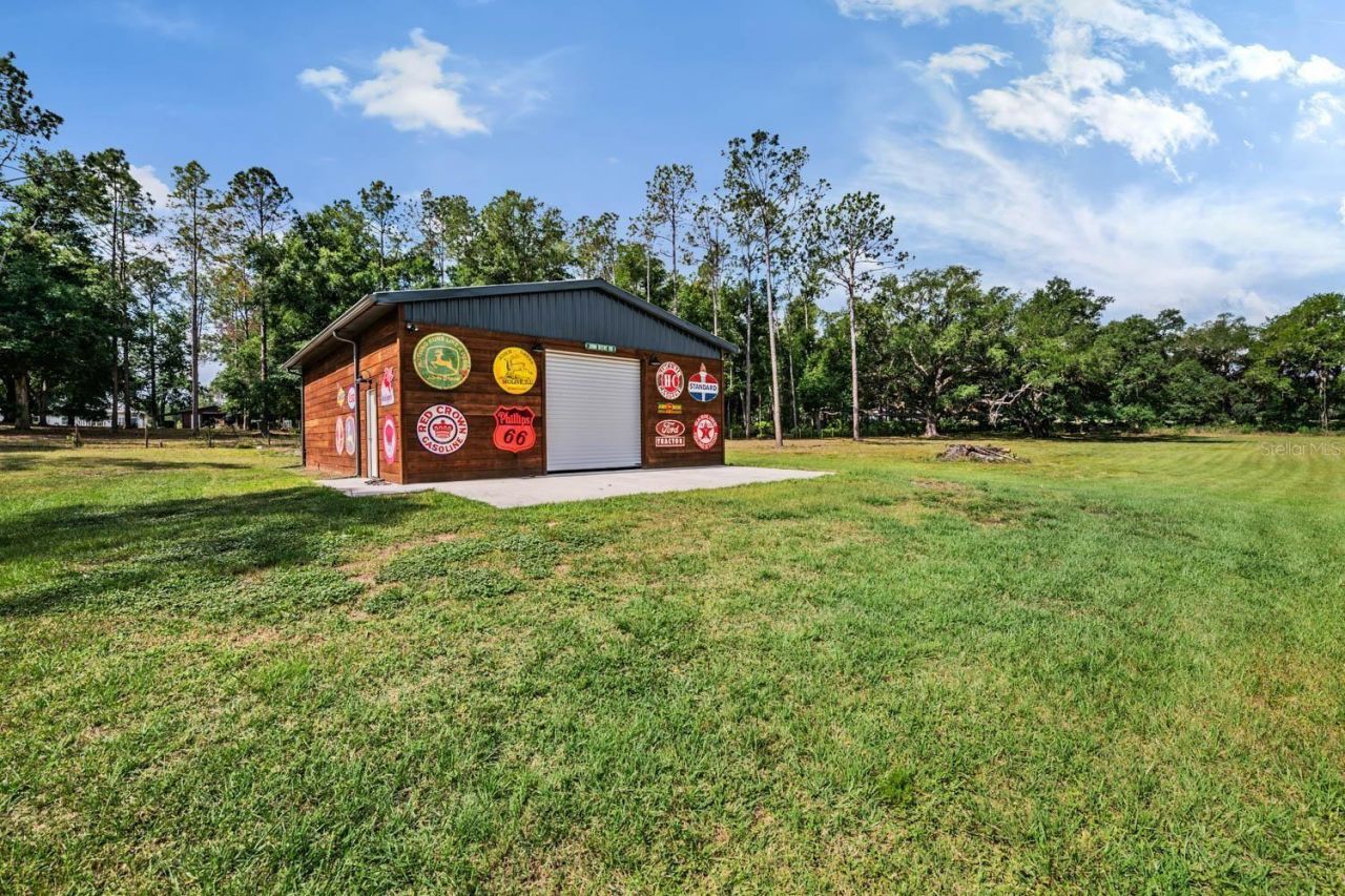 17833 Hyland Lane, Dade City, FL 33523 Photo