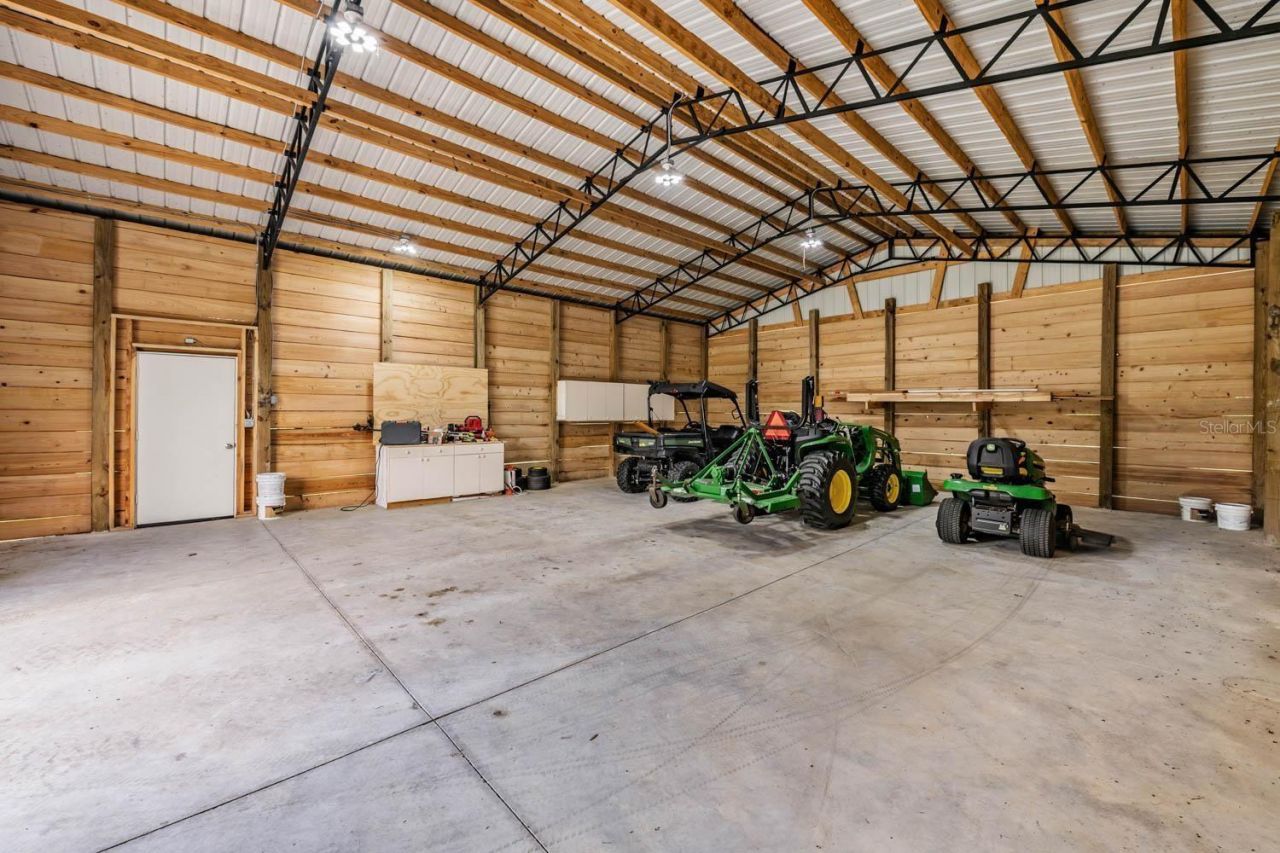 17833 Hyland Lane, Dade City, FL 33523 Photo