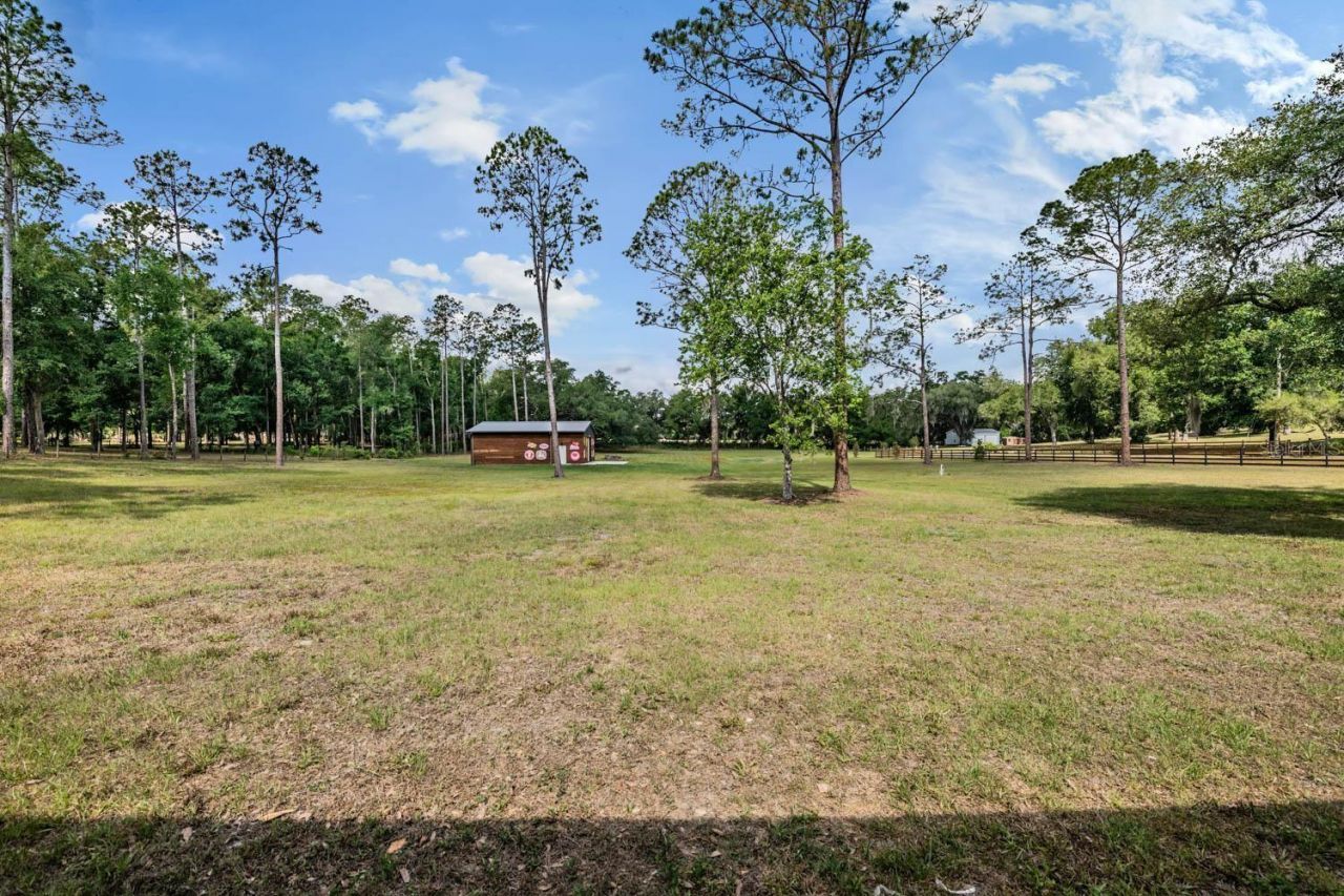 17833 Hyland Lane, Dade City, FL 33523 Photo