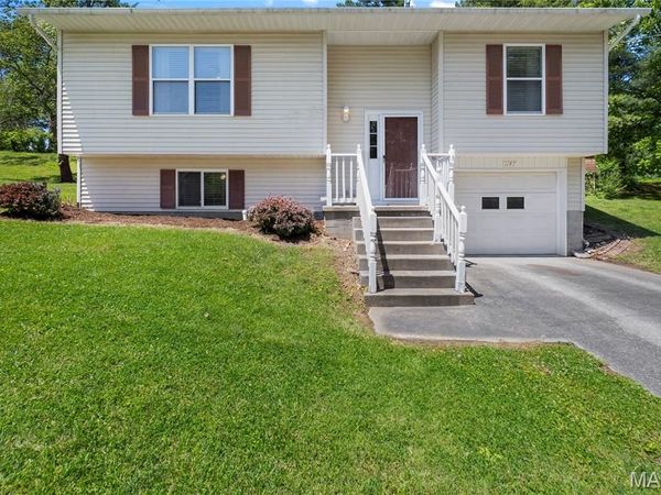 1147 Hannah Street , Jackson, MO 63755