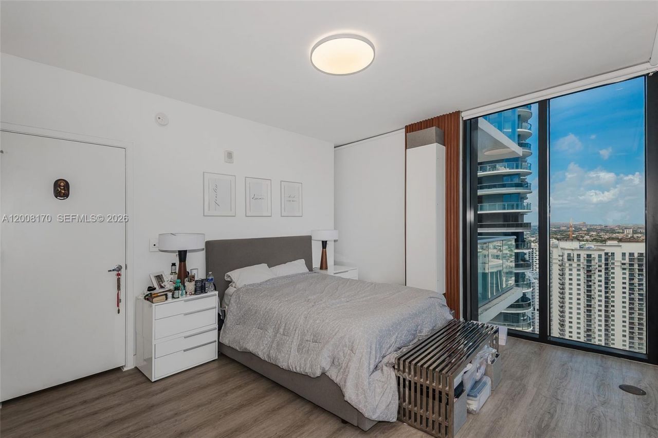 1010 Brickell Ave , Unit 4211, Miami, FL 33131 Photo