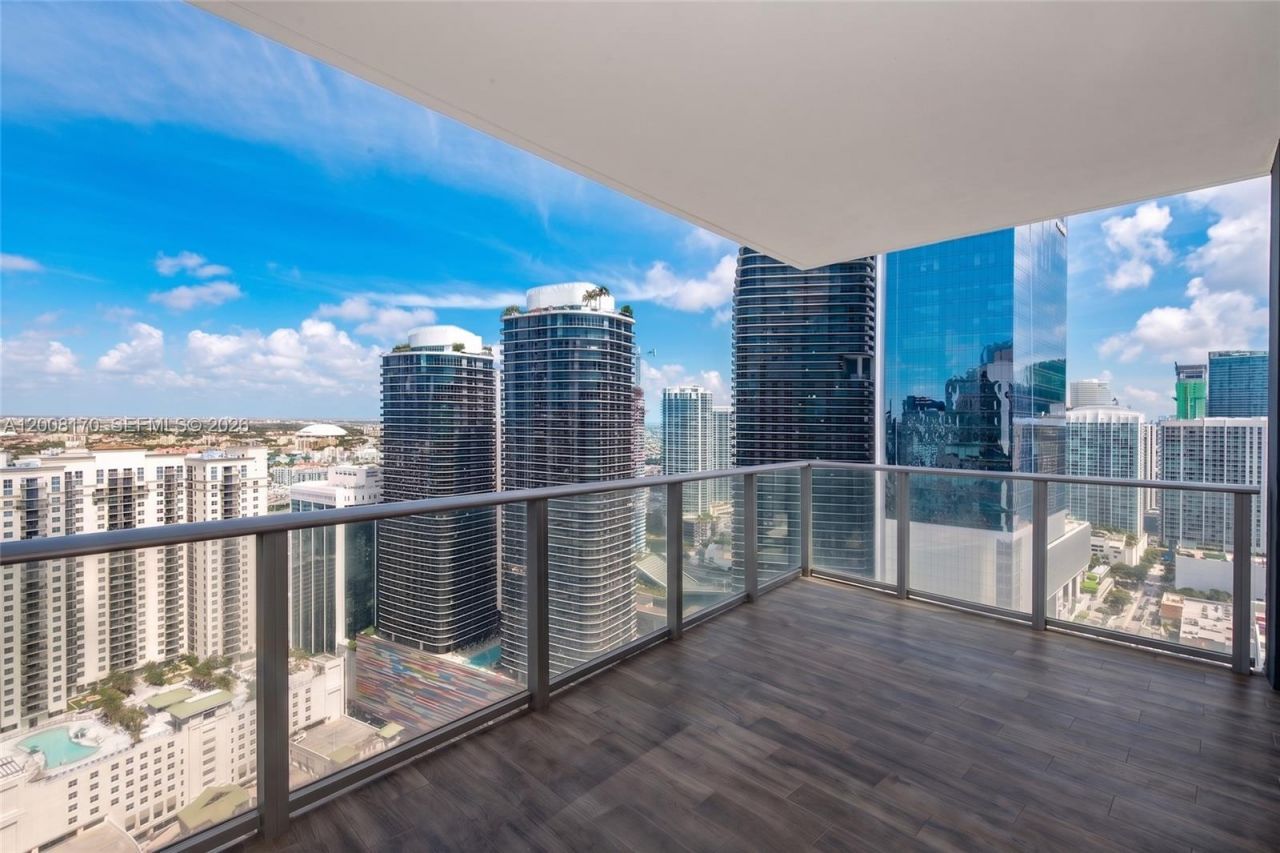 1010 Brickell Ave , Unit 4211, Miami, FL 33131 Photo