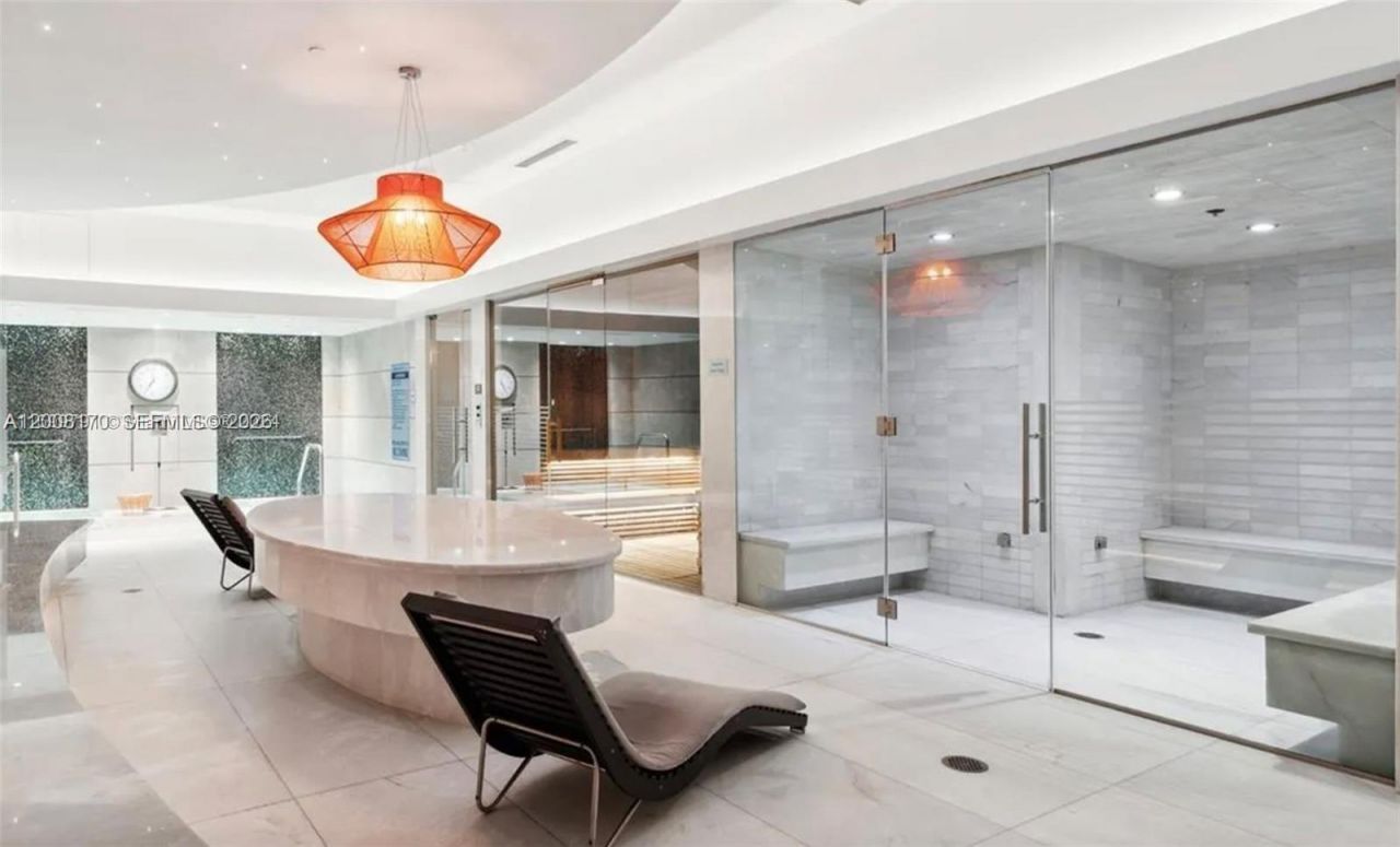 1010 Brickell Ave , Unit 4211, Miami, FL 33131 Photo