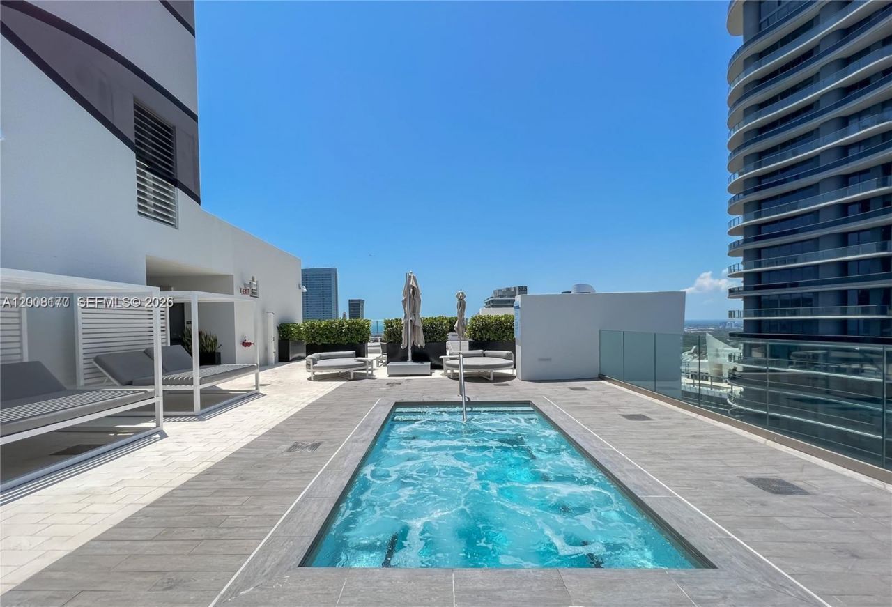 1010 Brickell Ave , Unit 4211, Miami, FL 33131 Photo
