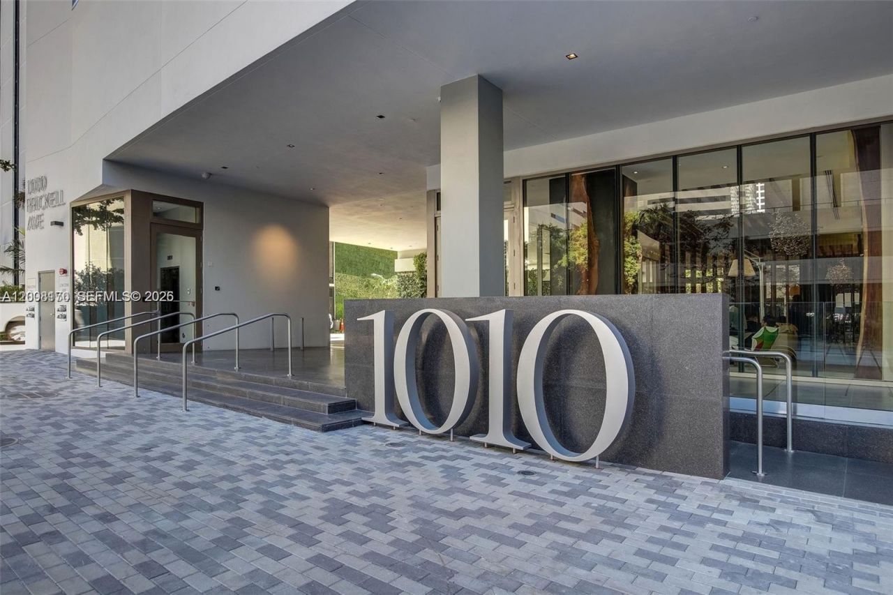1010 Brickell Ave , Unit 4211, Miami, FL 33131 Photo