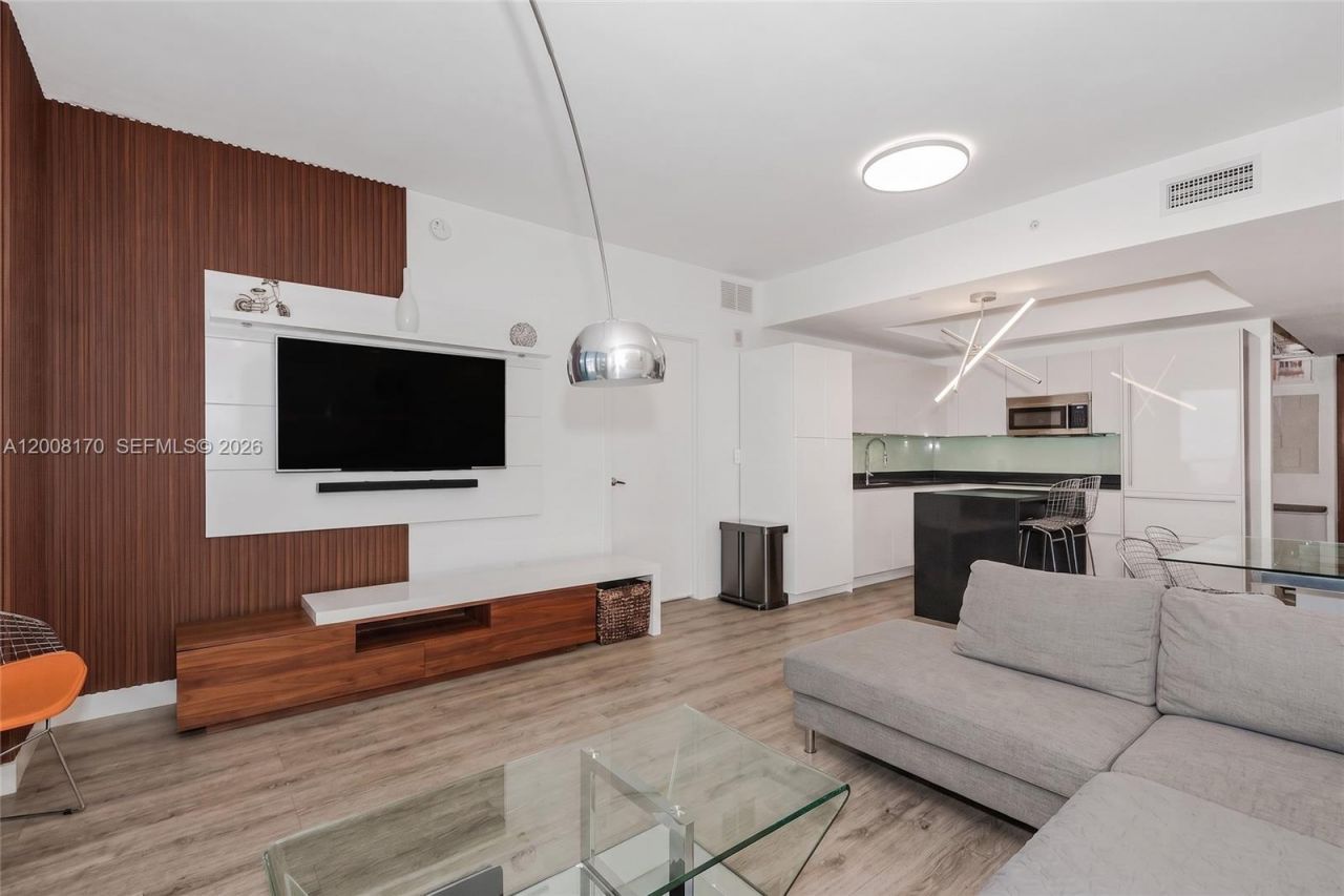 1010 Brickell Ave , Unit 4211, Miami, FL 33131 Photo