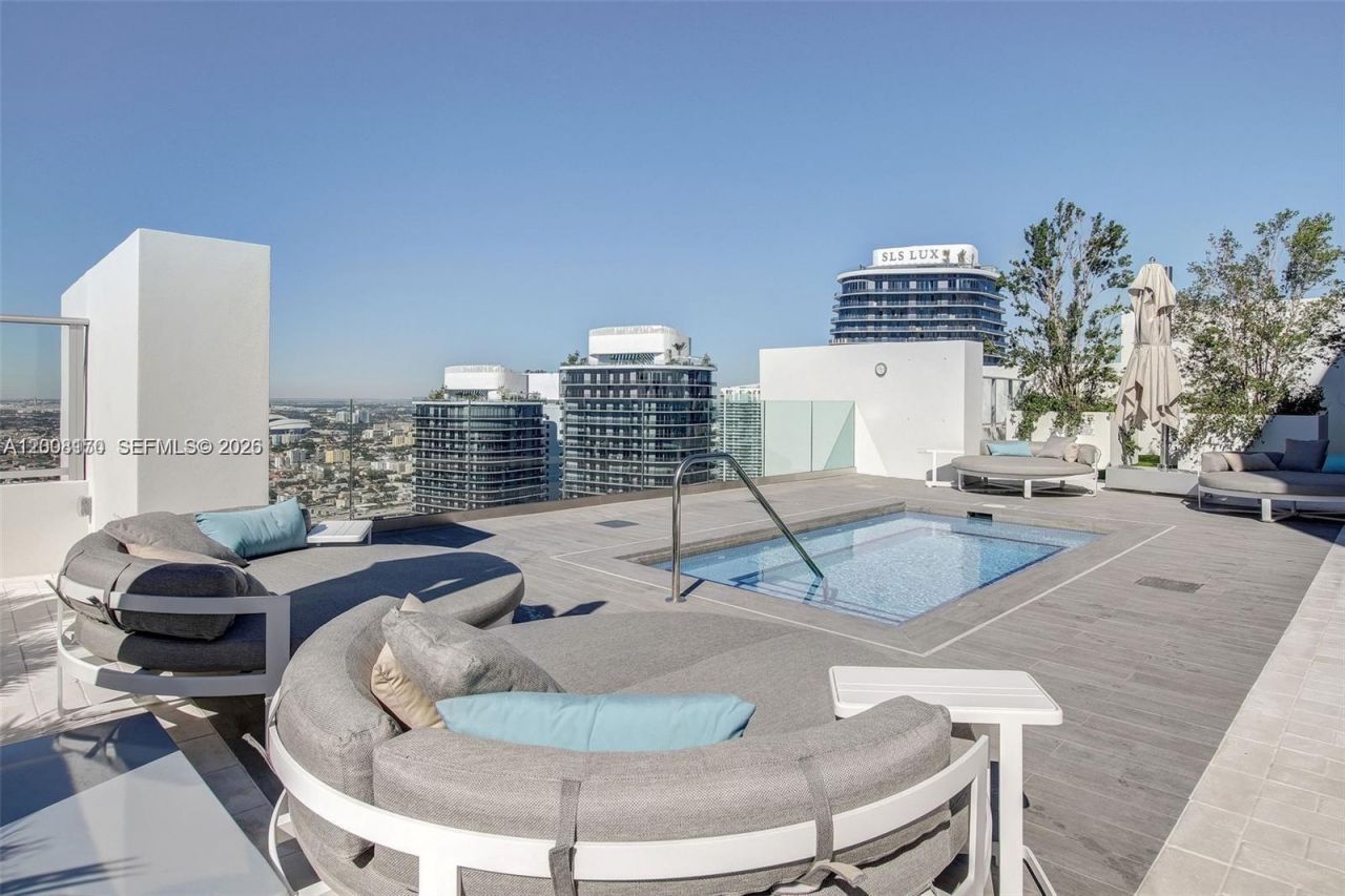 1010 Brickell Ave , Unit 4211, Miami, FL 33131 Photo