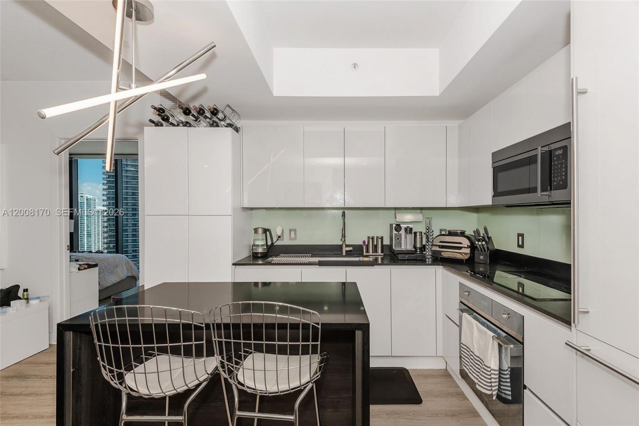 1010 Brickell Ave , Unit 4211, Miami, FL 33131 Photo