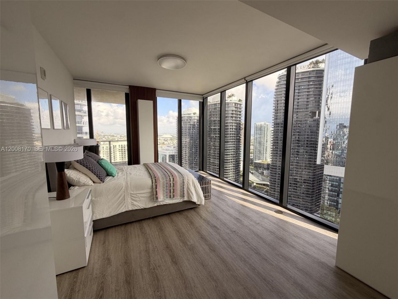 1010 Brickell Ave , Unit 4211, Miami, FL 33131 Photo