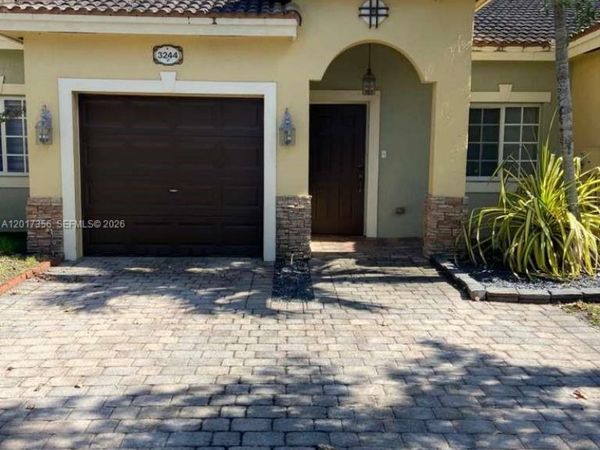 3244 NE 11th Dr, Homestead, FL 33033
