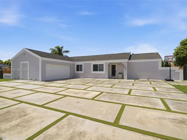 15481 SW 155th Ter, Miami, FL 33187