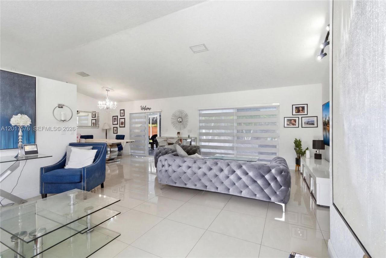 15481 SW 155th Ter, Miami, FL 33187 Photo