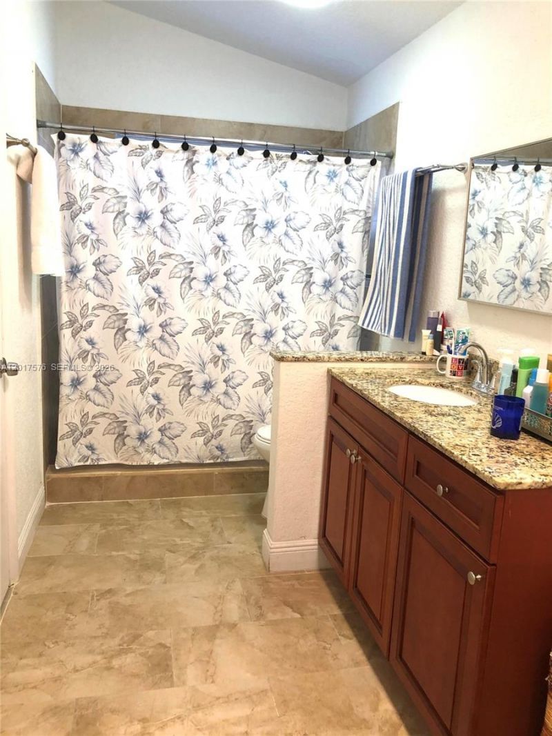 15481 SW 155th Ter , Miami, FL 33187 Photo