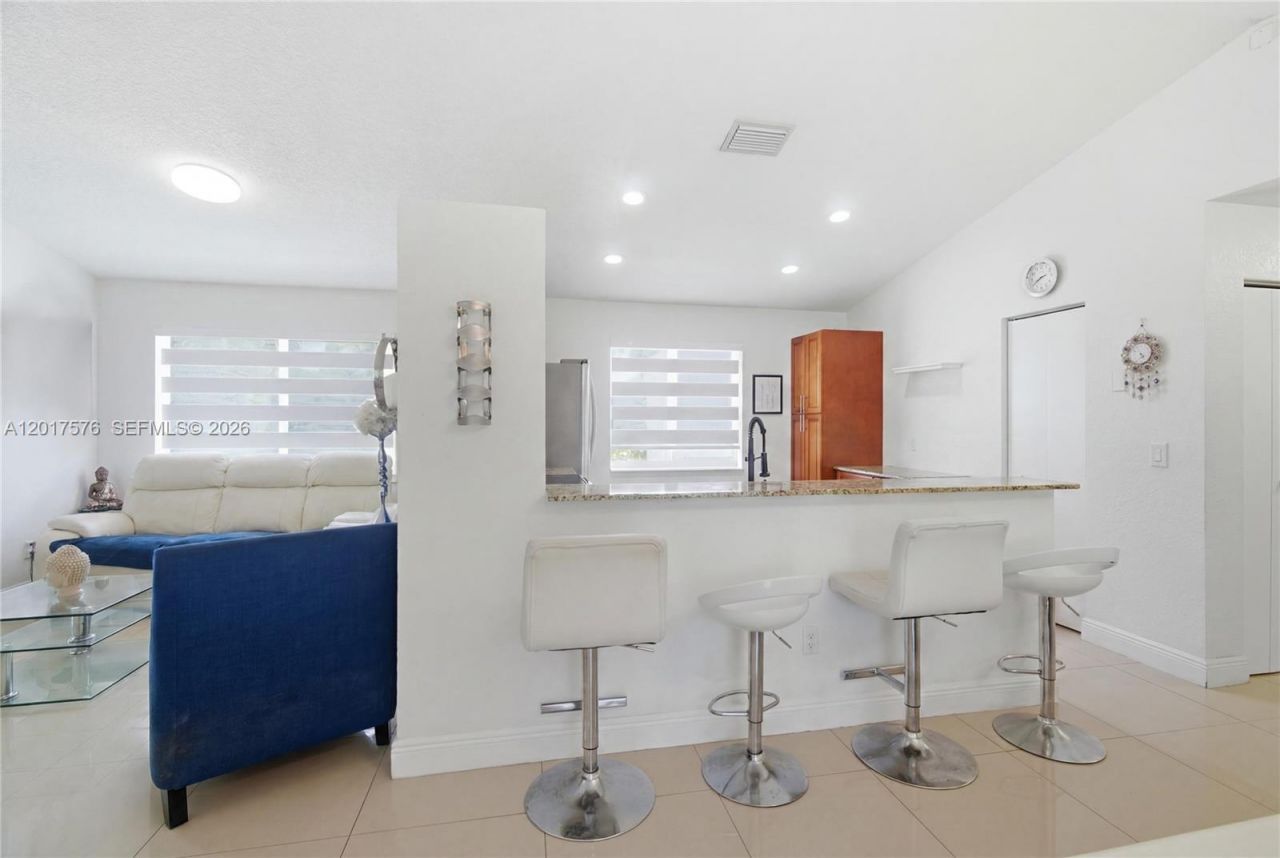 15481 SW 155th Ter, Miami, FL 33187 Photo