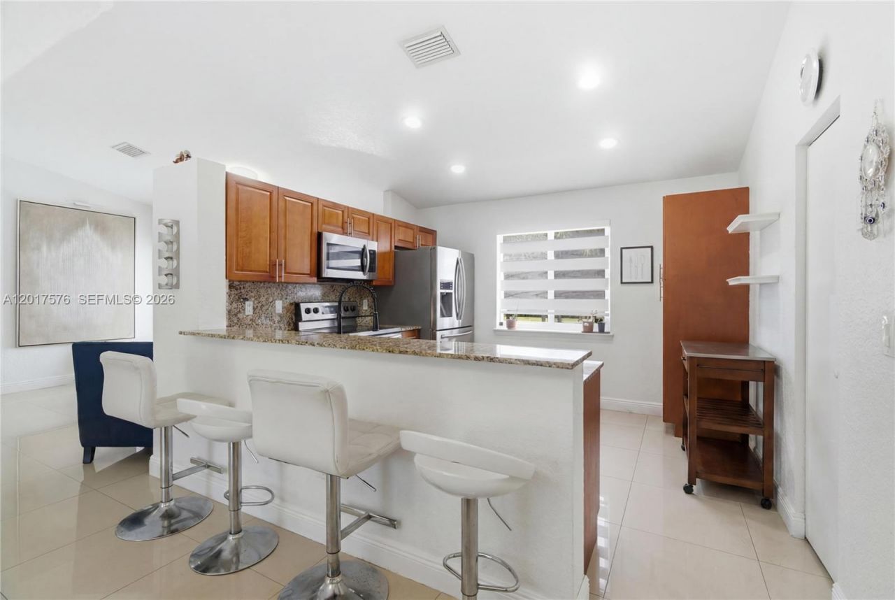 15481 SW 155th Ter, Miami, FL 33187 Photo