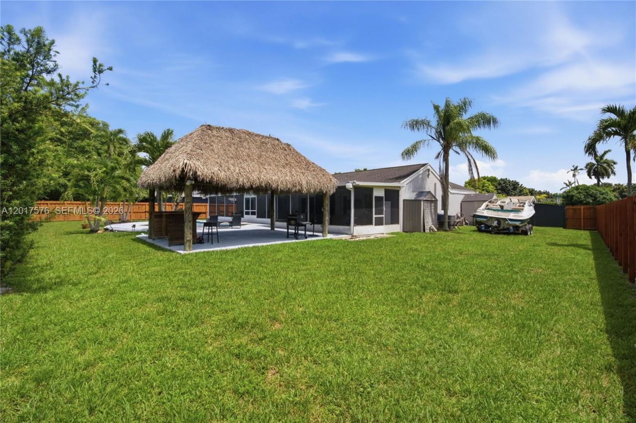 15481 SW 155th Ter, Miami, FL 33187 Photo
