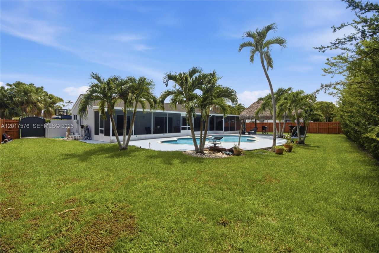 15481 SW 155th Ter, Miami, FL 33187 Photo