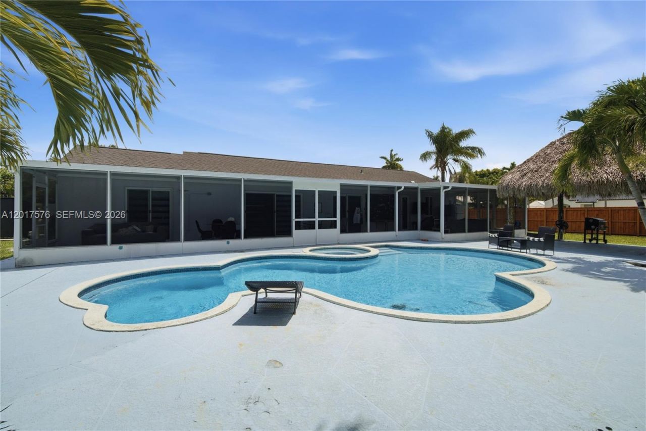 15481 SW 155th Ter, Miami, FL 33187 Photo