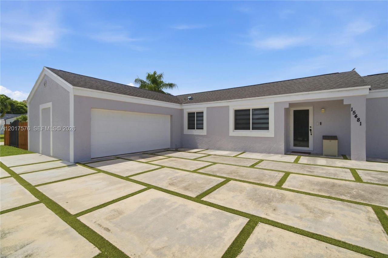 15481 SW 155th Ter, Miami, FL 33187 Photo