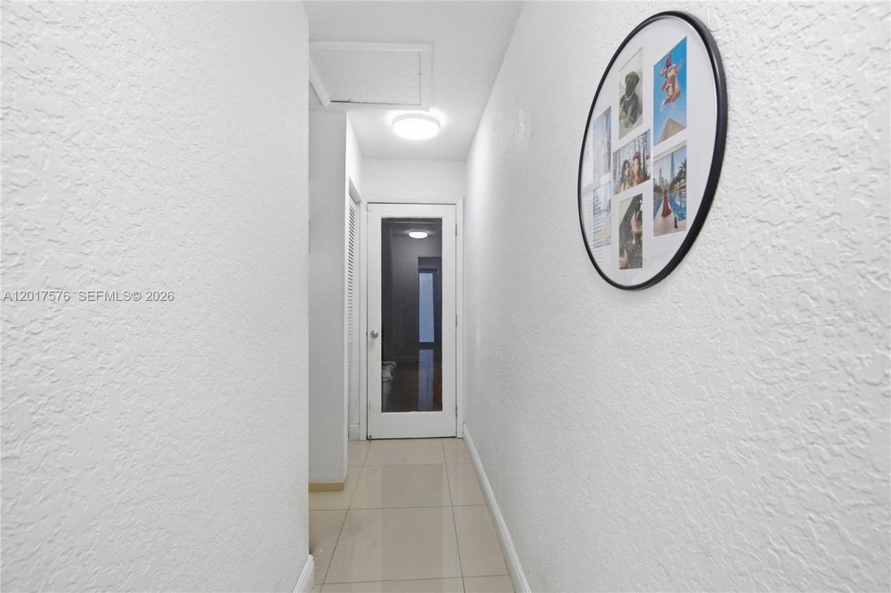 15481 SW 155th Ter, Miami, FL 33187 Photo