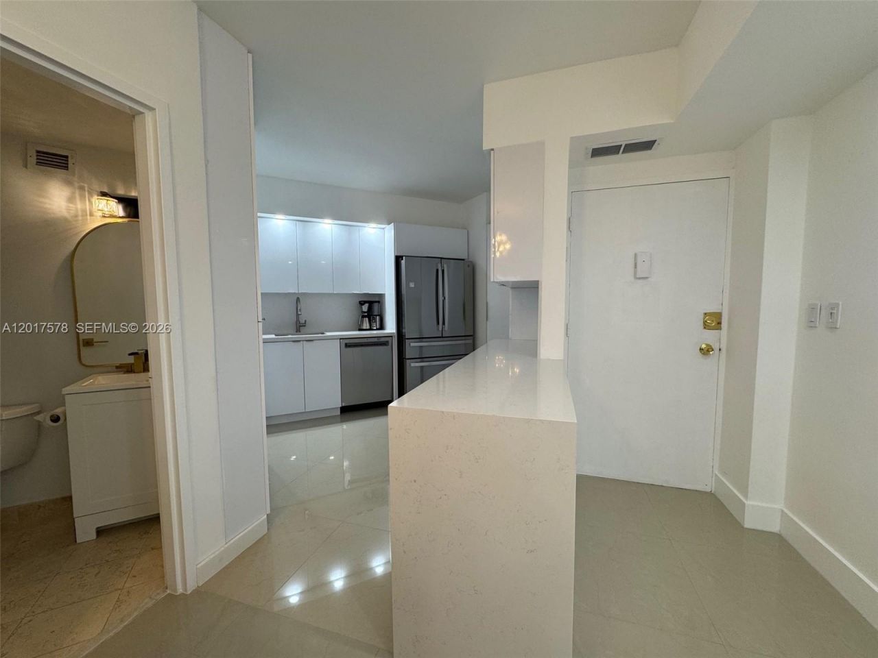 999 Brickell Bay Dr, Unit 504, Miami, FL 33131 Photo
