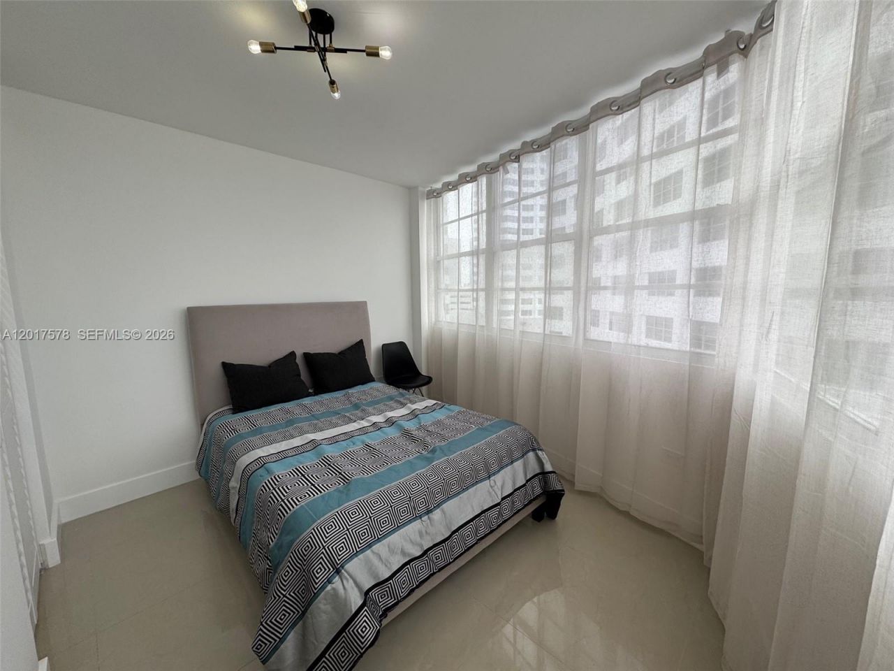 999 Brickell Bay Dr, Unit 504, Miami, FL 33131 Photo