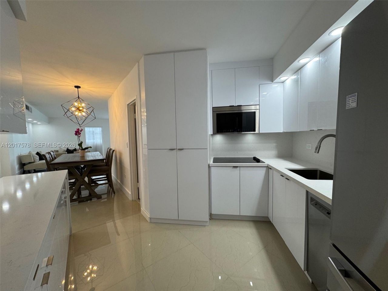 999 Brickell Bay Dr, Unit 504, Miami, FL 33131 Photo