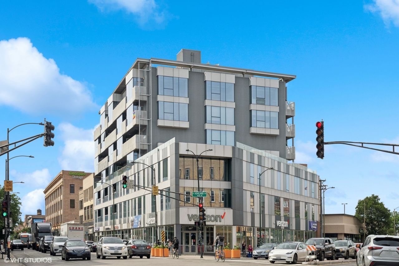 1241 N Milwaukee Avenue, Unit 401, Chicago, IL 60622 Main Photo