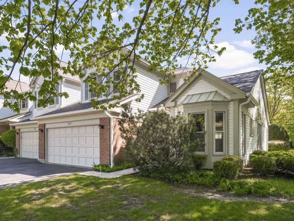 1307 Glengary Court, Wheeling, IL 60090