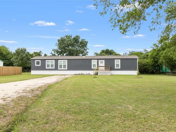 407 SE County Road 3040, Corsicana, TX 75109