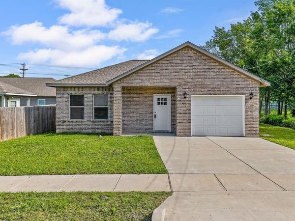 4210 Park Street , Greenville, TX 75401