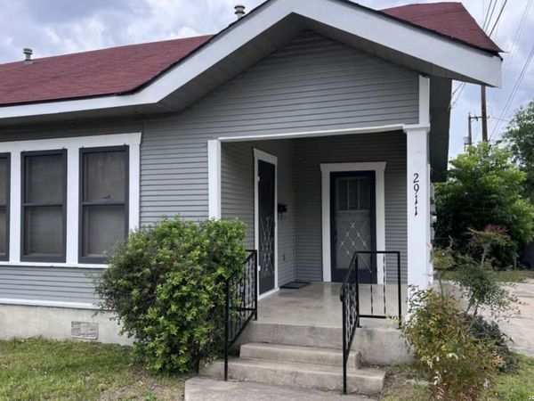 2907 N Elmendorf, San Antonio, TX 78201