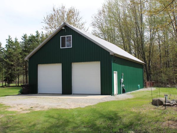 2954 N Carter Road, Pinconning, MI 48650