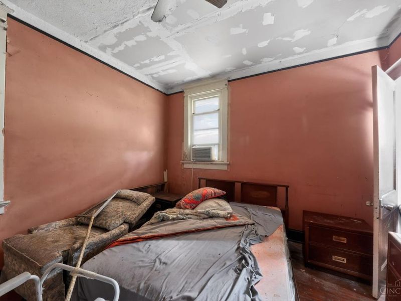 2041 Baltimore Avenue, Cincinnati, OH 45225 Photo 5