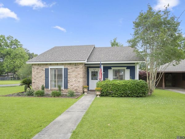 15120 Ridgewood Ave, Prairieville, LA 70769